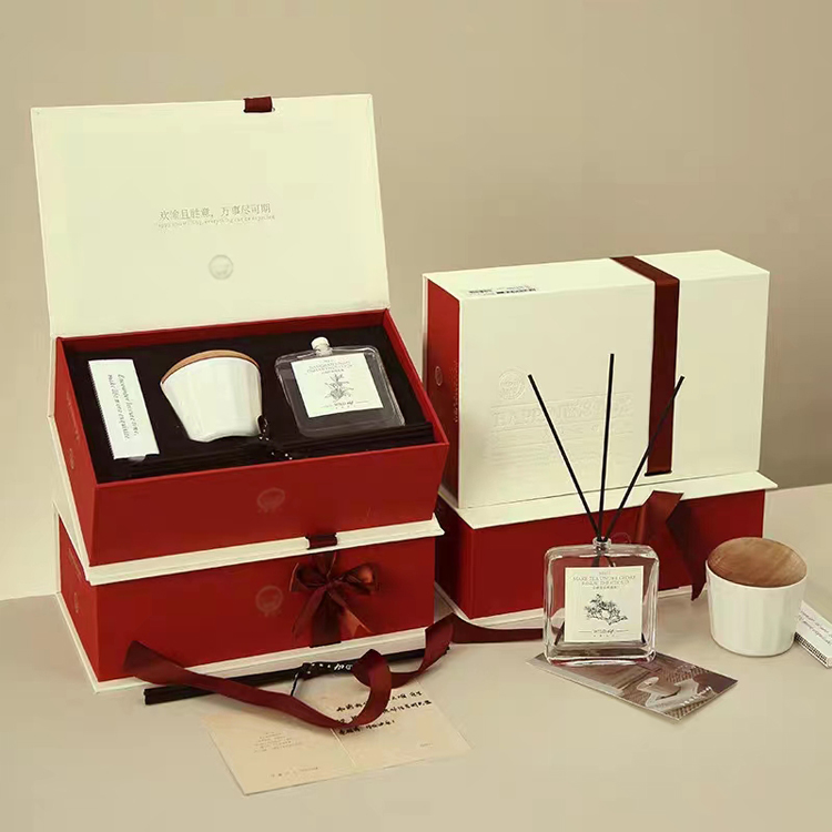 luxury custom candle jar with lid and gift box